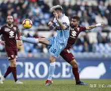 天博体育官网有实力-窗口期罗马调整名单以备荷甲，门线救险环节打磨，悬念犹存，更衣室氛围转暖